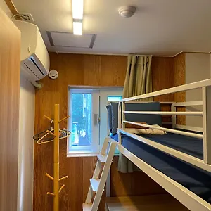  Хостел Backpackers Inside